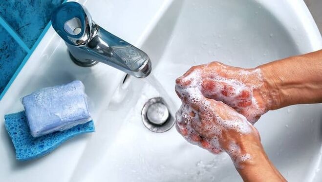 ruční mytí od parazitů
