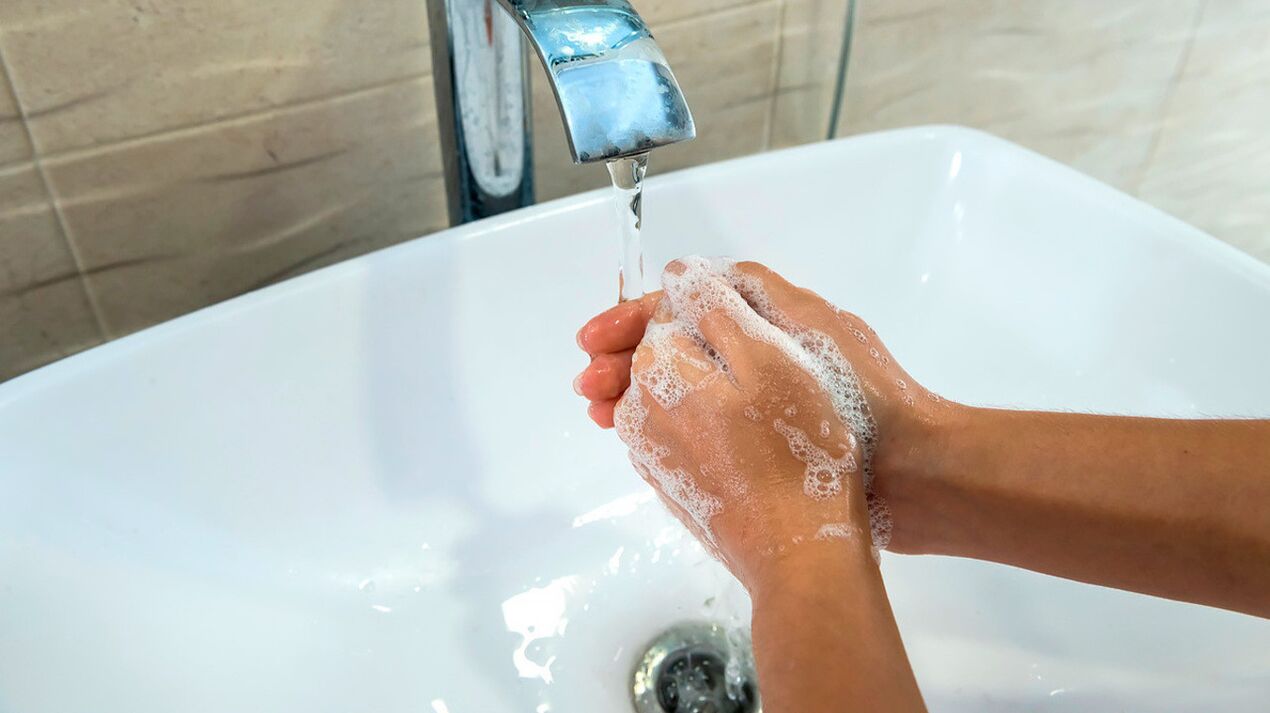 Nejjednodušším pravidlem prevence helmintiázy je vždy si umýt ruce mýdlem a vodou. 